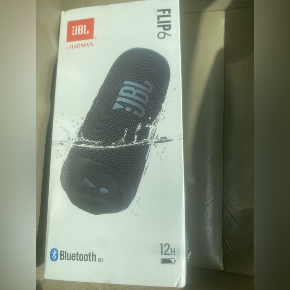 JBL speaker brand new in sealing still